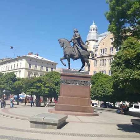 Διαμέρισμα смарт біля форуму! дешево! Λβιβ