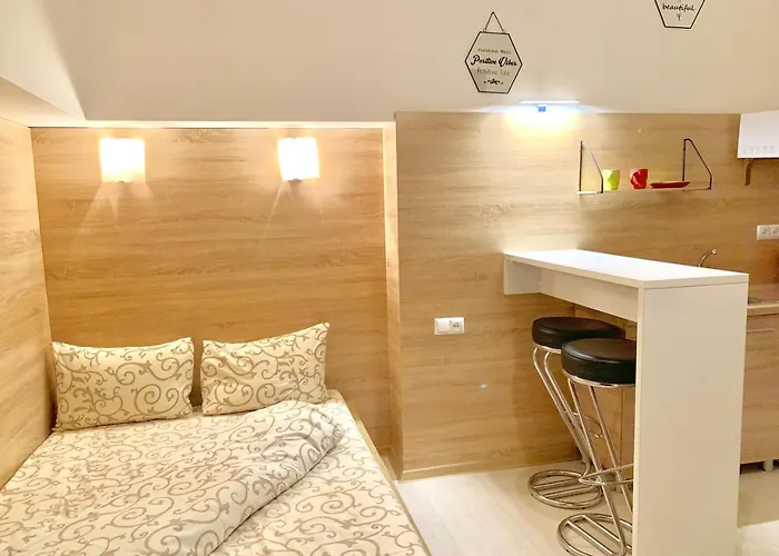 смарт біля форуму! дешево! Apartment *